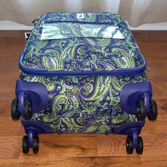 London Fog Bags London Fog Mayfair Lightweight 2 Expandable 8 Wheel